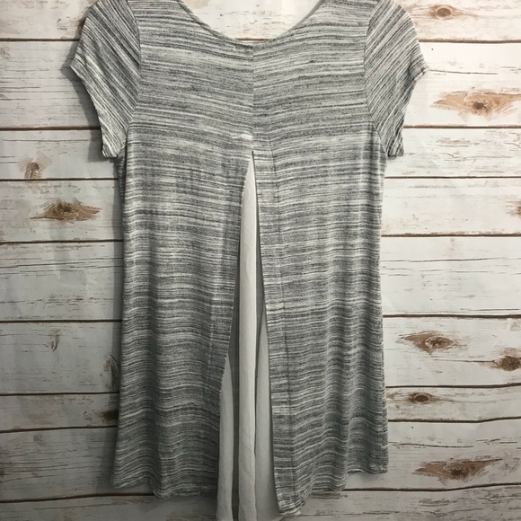 Kim and Cami Gray Chiffon Back Blouse - Picture 2 of 7